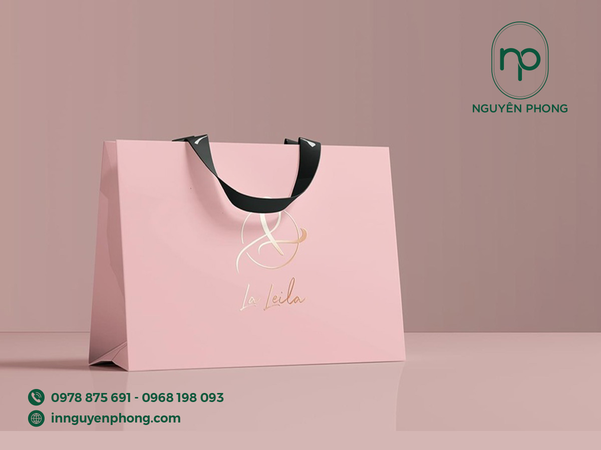 Mẫu túi giấy khách sạn in ép kim thương hiệu 